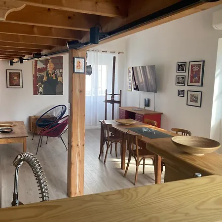 Atelier L'hirondelle Climatise Apartmán *